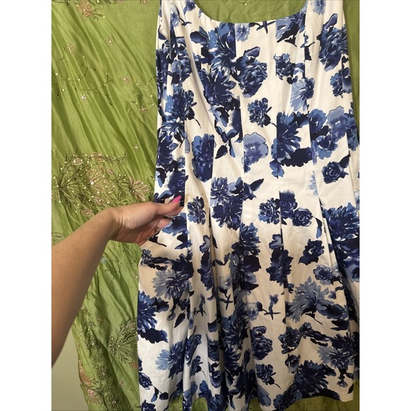 American Living Floral Dress Blue White Pockets Side Zipper Fit & Flare Size 10 - Picture 3 of 5